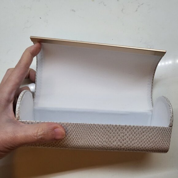 Jimmy Choo eyeglass case - Picture 3 of 4